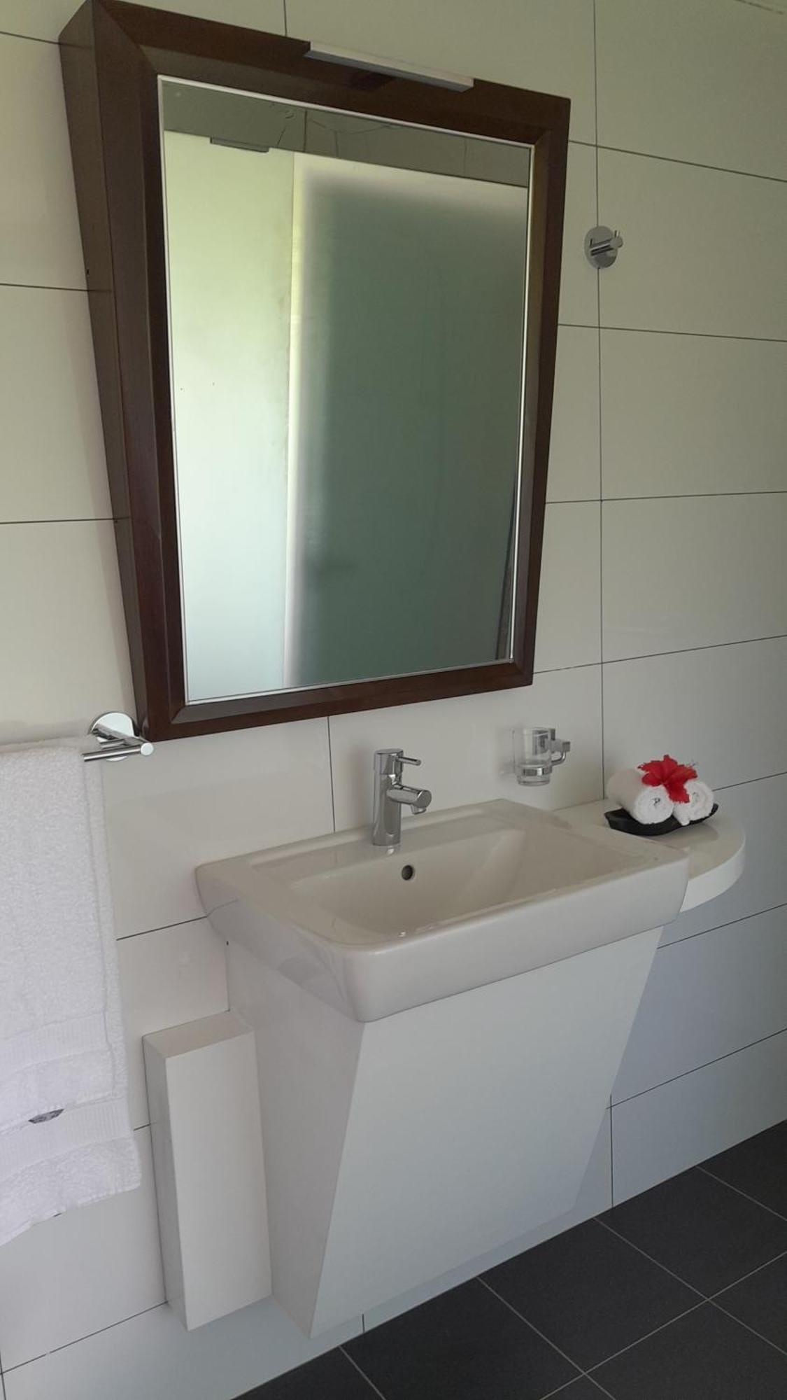 Isla Holiday Home อองซ์รอแยล ภายนอก รูปภาพ