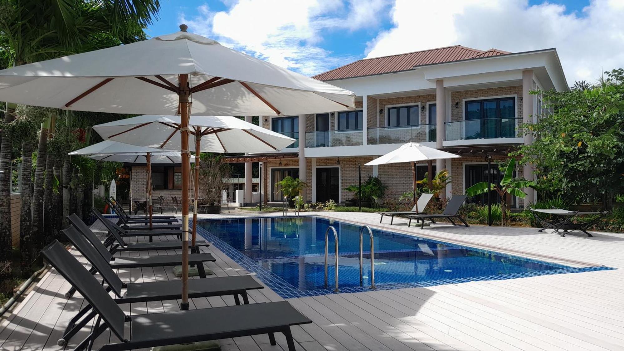 Isla Holiday Home อองซ์รอแยล ภายนอก รูปภาพ