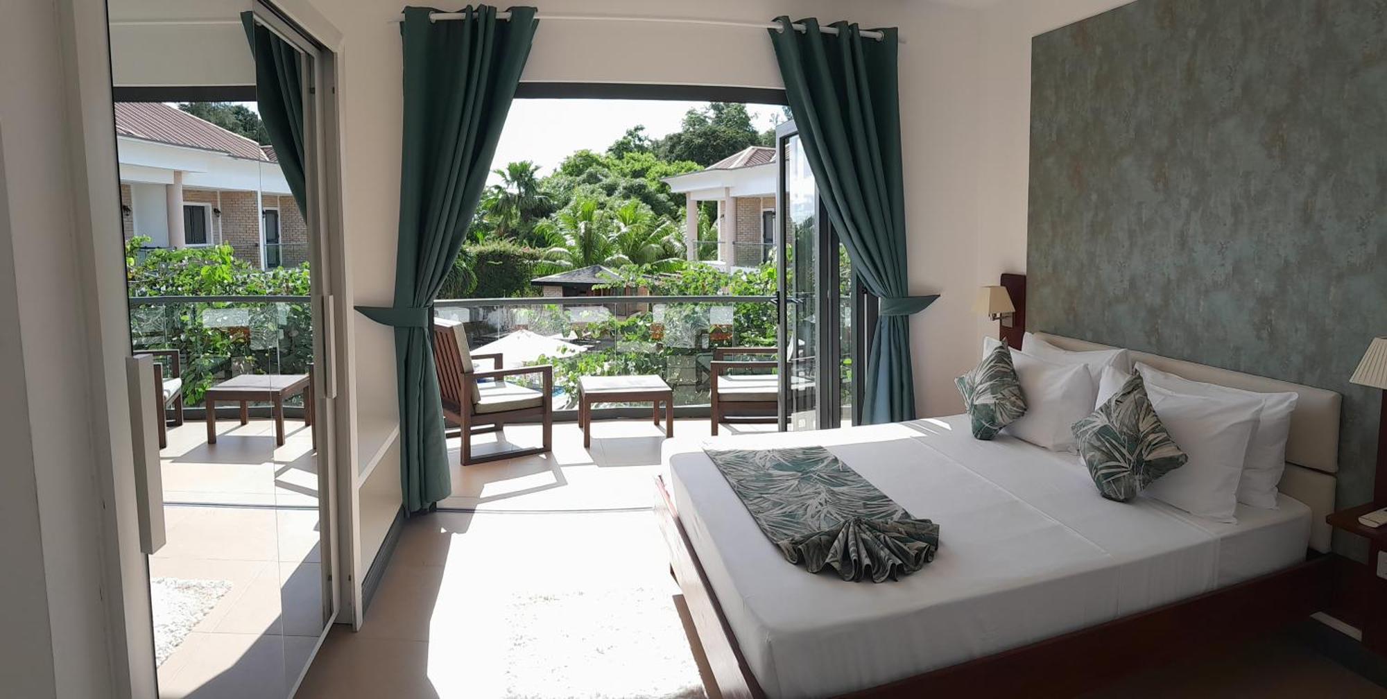 Isla Holiday Home อองซ์รอแยล ภายนอก รูปภาพ
