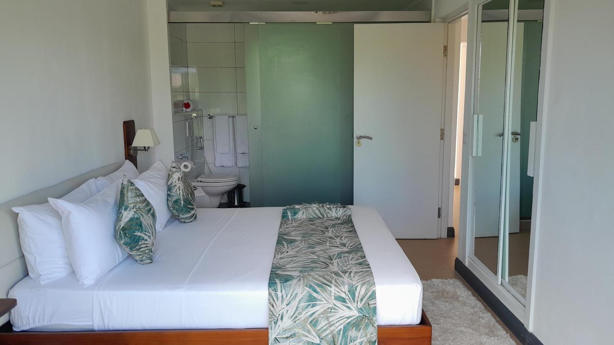 Isla Holiday Home อองซ์รอแยล ภายนอก รูปภาพ