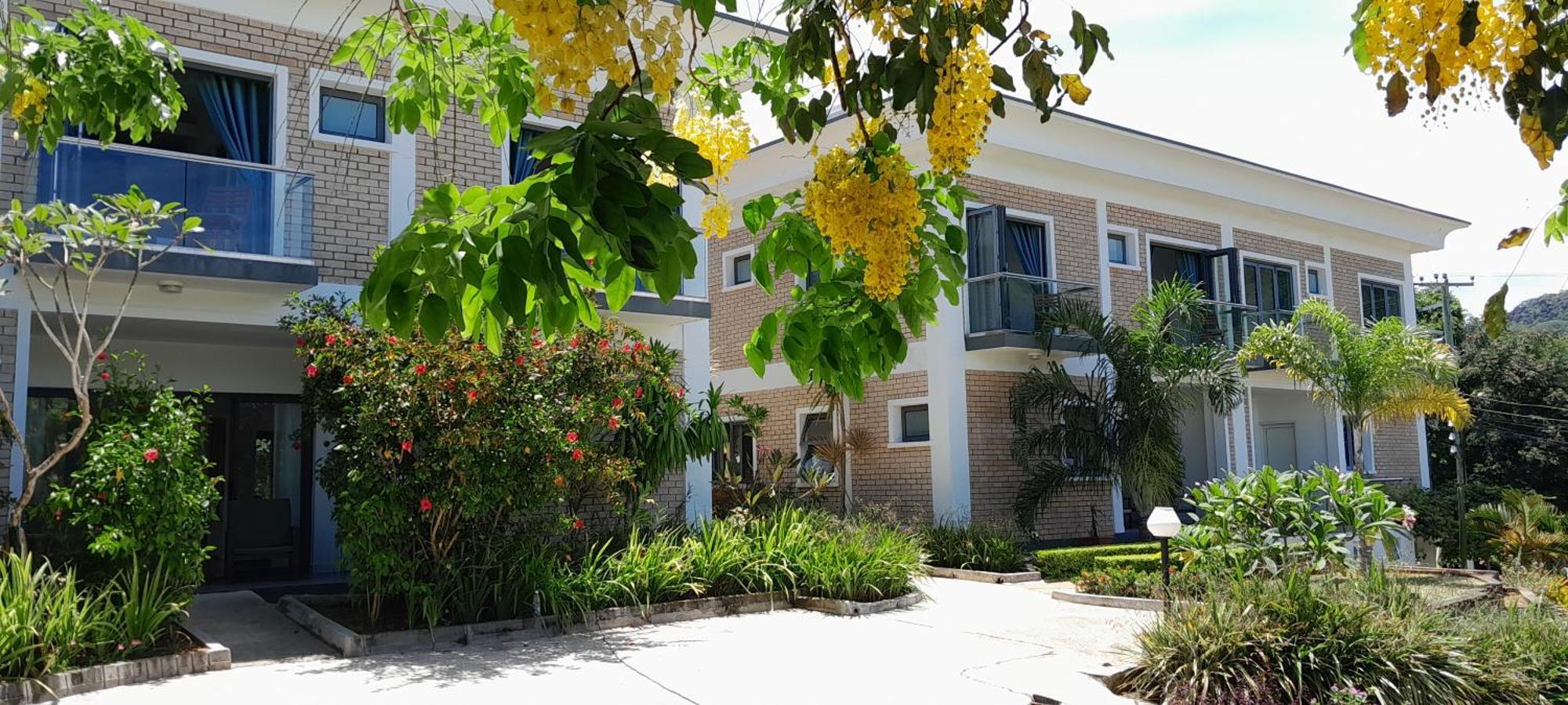 Isla Holiday Home อองซ์รอแยล ภายนอก รูปภาพ