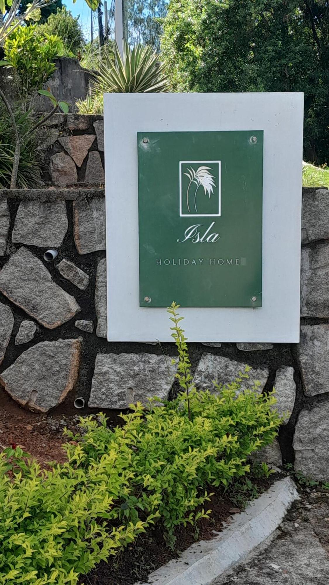 Isla Holiday Home อองซ์รอแยล ภายนอก รูปภาพ